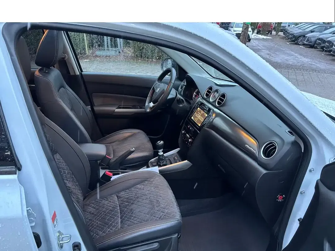 Suzuki Vitara MHEV 1.4 4x4 Comfort+ - Thumbnail 10