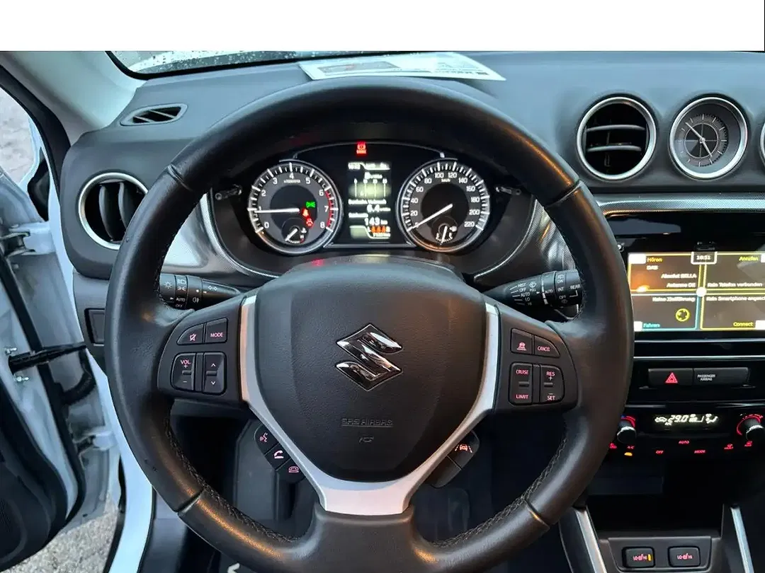 Suzuki Vitara MHEV 1.4 4x4 Comfort+ - Thumbnail 11