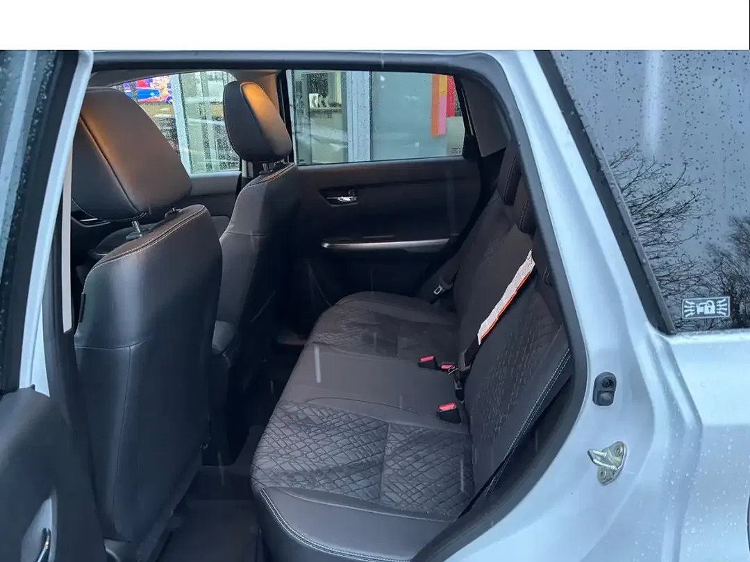 Suzuki Vitara MHEV 1.4 4x4 Comfort+ - Thumbnail 8