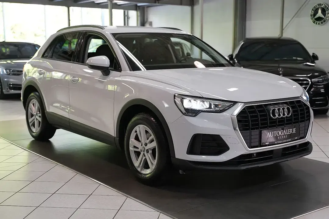 Audi Q3 35 TFSI AUT - Thumbnail 3