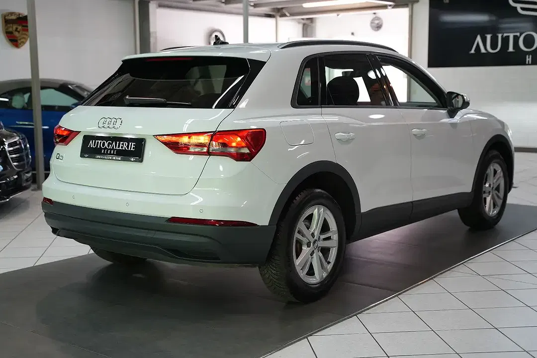 Audi Q3 35 TFSI AUT - Thumbnail 4