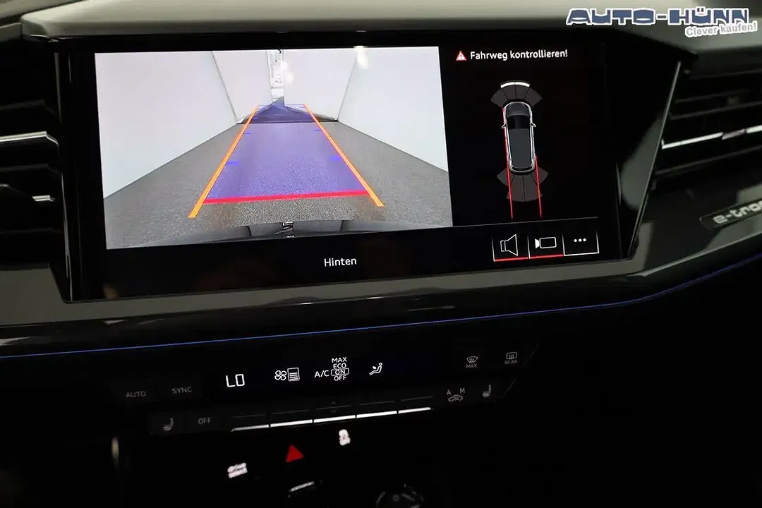 Audi Q4 e-tron 45 quattro Matrix LED Base S line - Thumbnail 11