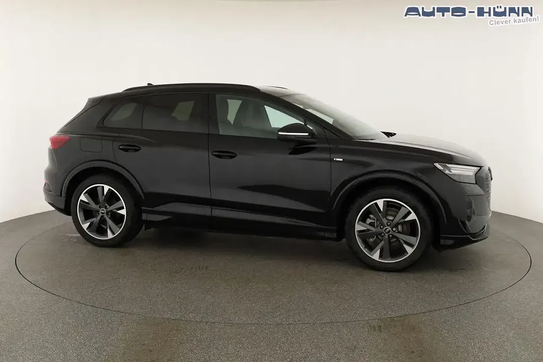 Audi Q4 e-tron 45 quattro Matrix LED Base S line - Thumbnail 23