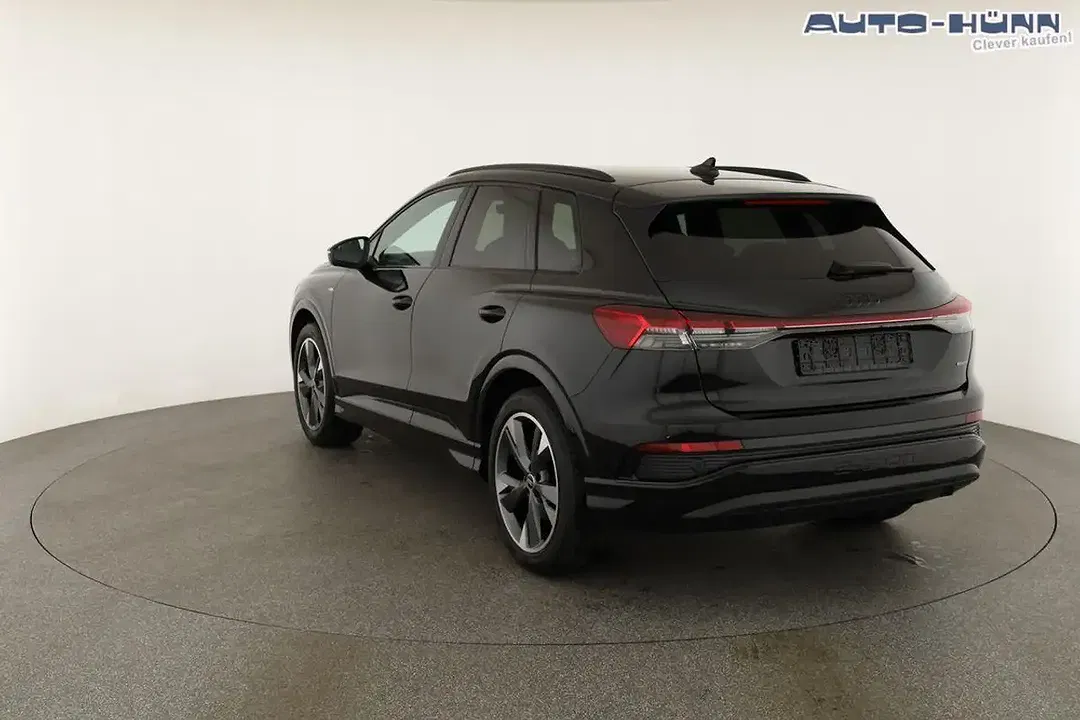 Audi Q4 e-tron 45 quattro Matrix LED Base S line - Thumbnail 38