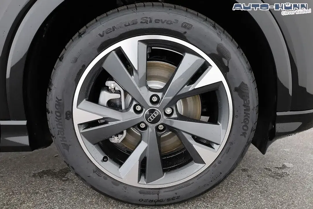 Audi Q4 e-tron 45 quattro Matrix LED Base S line - Thumbnail 4