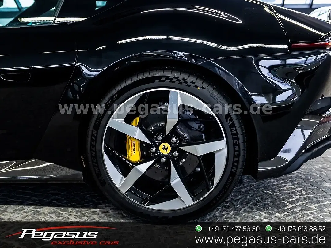 Ferrari 12 Cilindri - Thumbnail 9