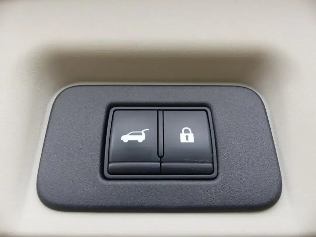 Nissan Ariya Evolve - Thumbnail 14