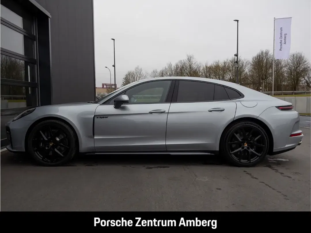 Porsche Panamera E-Hybrid 4 - Thumbnail 3