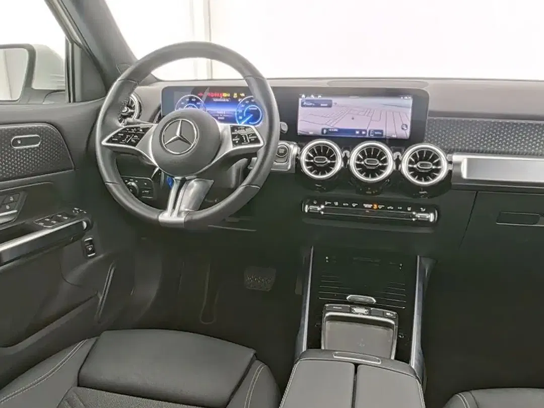 Mercedes-Benz EQB 250 - Thumbnail 5