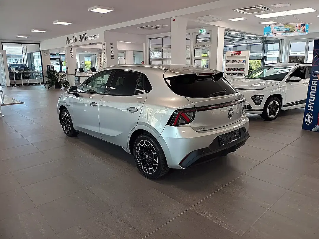 MG MG4 EV Urban Luxury - Thumbnail 4