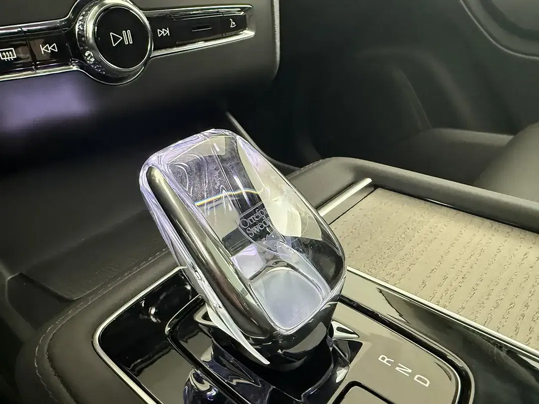 Volvo XC90 T8 PHEV Hybrid AWD Recharge Ultra Dark - Thumbnail 13