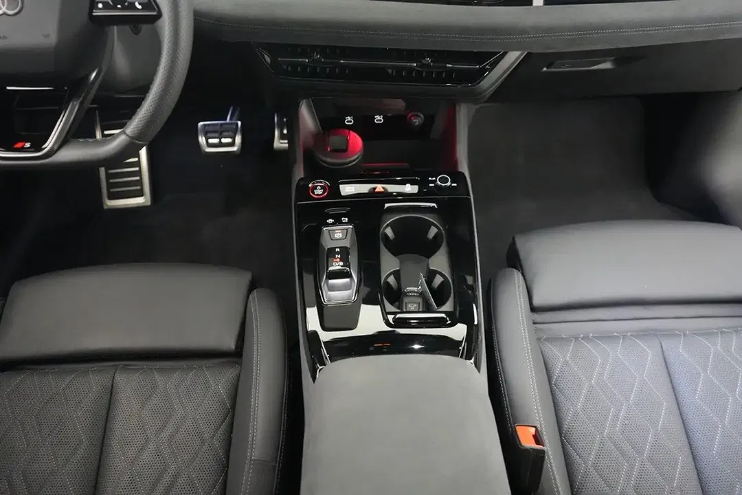 Audi A6 e-tron quattro Avant S line - Thumbnail 14