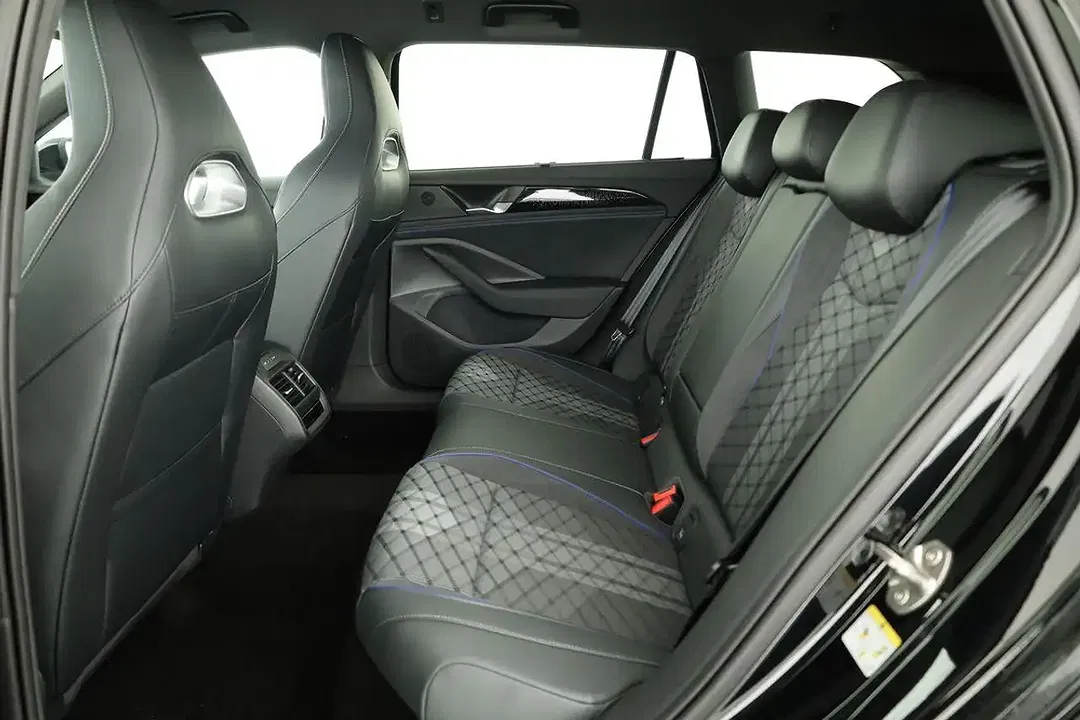Volkswagen Passat Variant TDI DSG 4Motion R-Line Black - Thumbnail 11