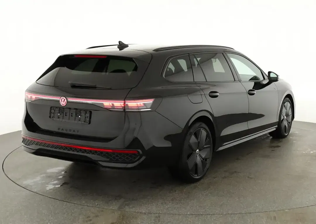 Volkswagen Passat Variant TDI DSG 4Motion R-Line Black - Thumbnail 3