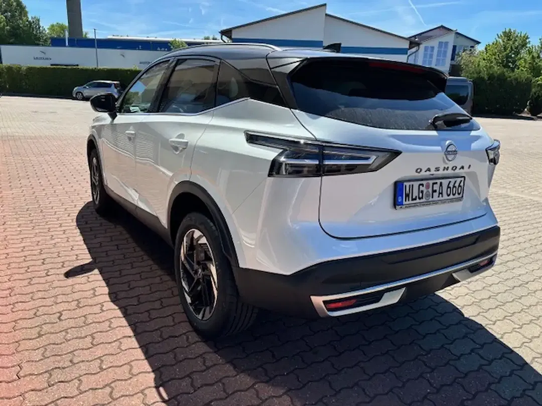 Nissan Qashqai 1.3 DIG-T MHEV Xtronic N-Connecta - Thumbnail 6