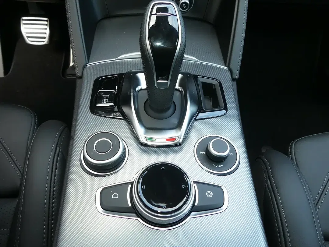 Alfa Romeo Stelvio 2.2 16V Diesel Veloce - Thumbnail 13