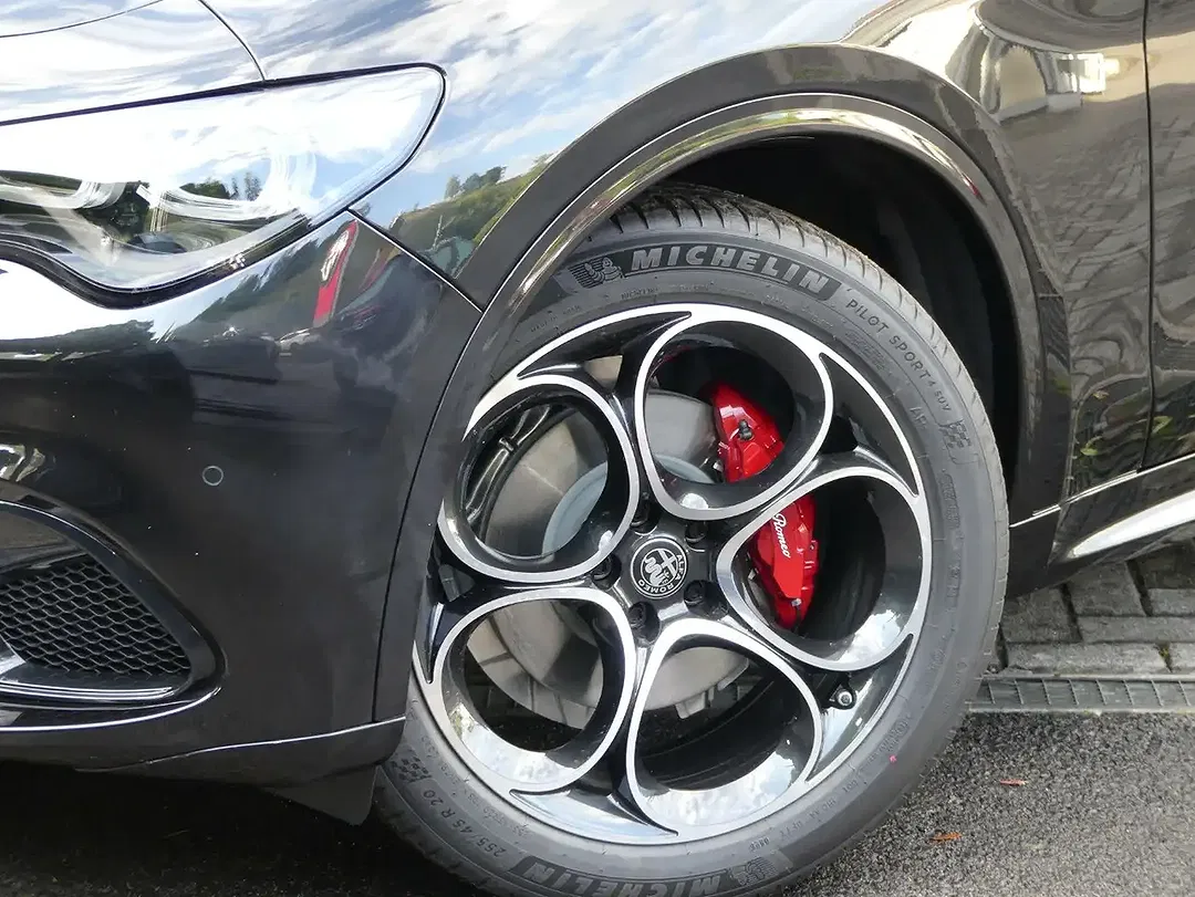 Alfa Romeo Stelvio 2.2 16V Diesel Veloce - Thumbnail 3