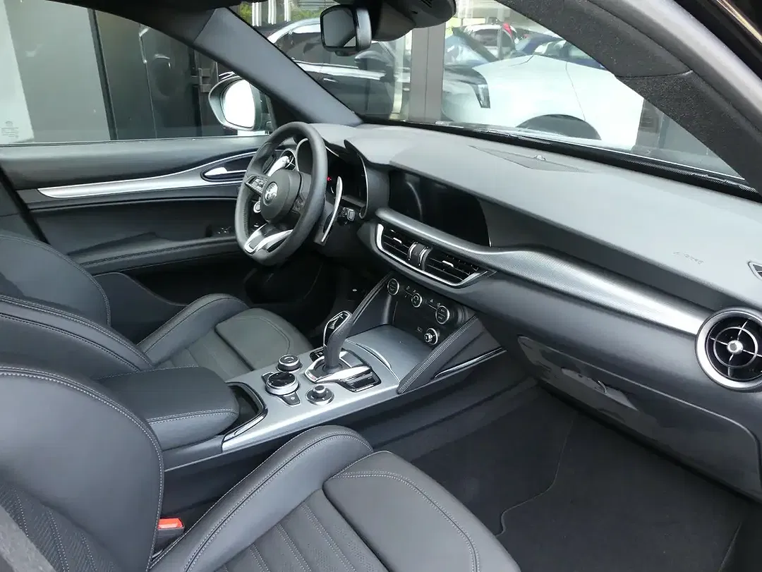 Alfa Romeo Stelvio 2.2 16V Diesel Veloce - Thumbnail 4