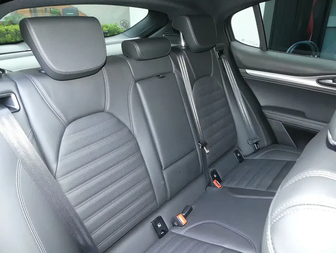 Alfa Romeo Stelvio 2.2 16V Diesel Veloce - Thumbnail 6