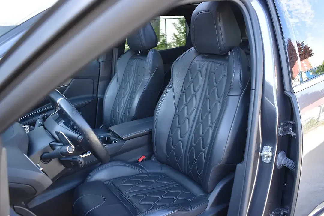 Peugeot 3008 GT Line - Thumbnail 4