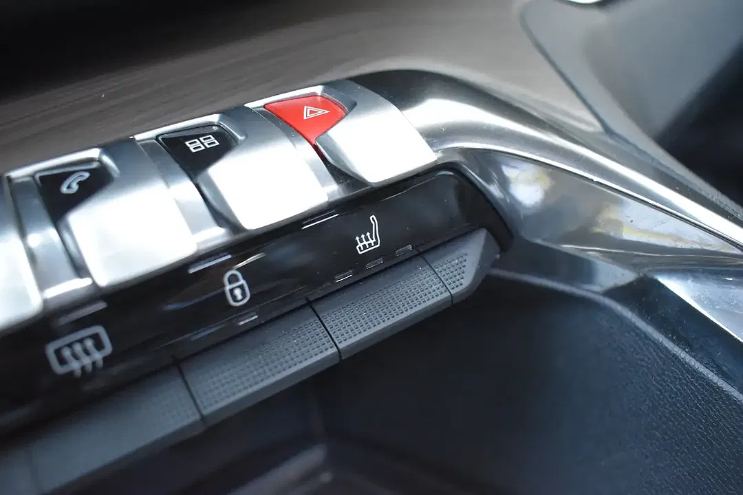 Peugeot 3008 GT Line - Thumbnail 9