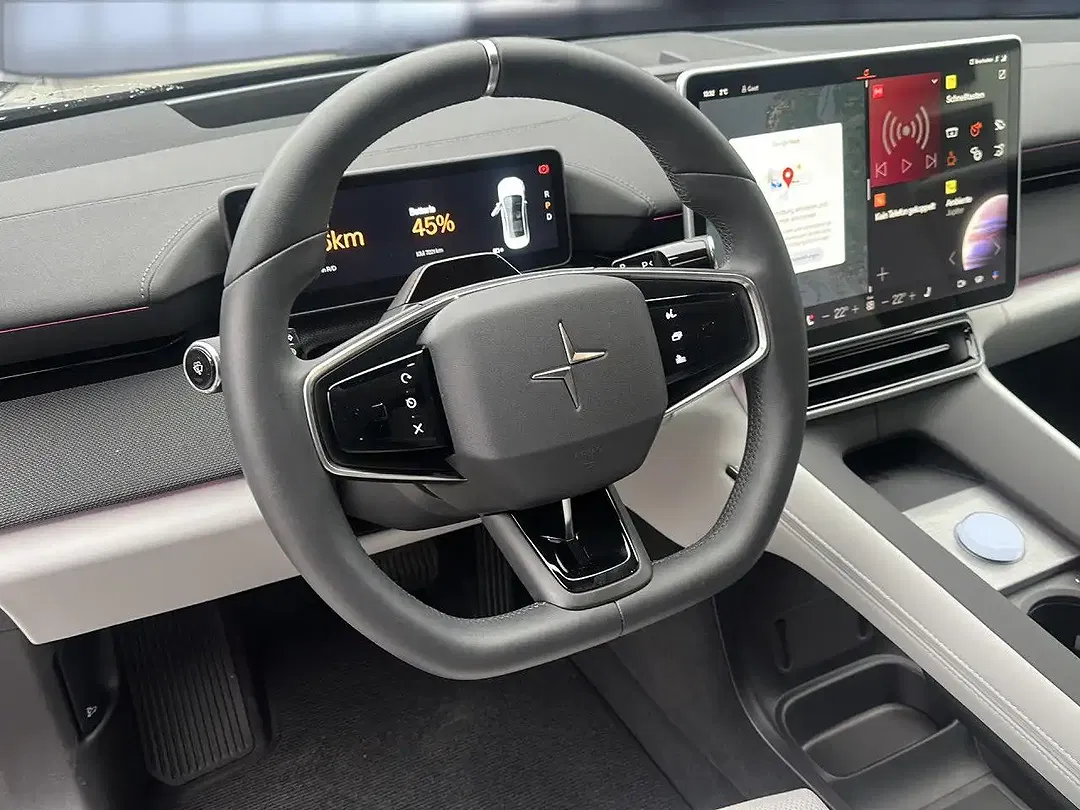 Polestar 4 - Thumbnail 10