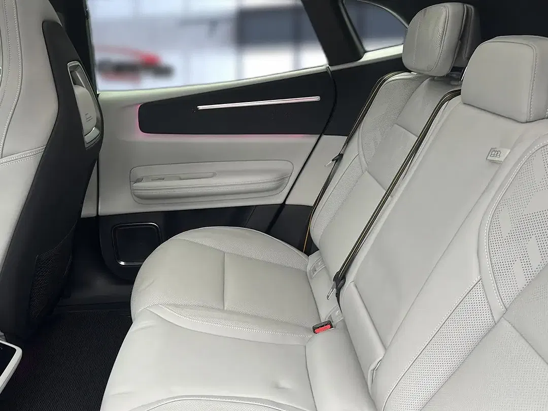Polestar 4 - foto 15