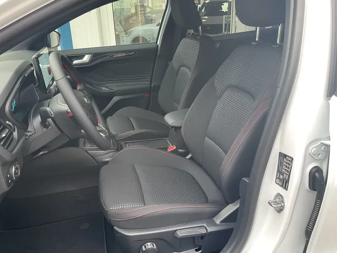 Ford Focus ST-Line - Thumbnail 11