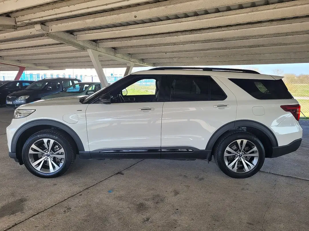 Ford Explorer PHEV 4x4 ST-Line - Thumbnail 3