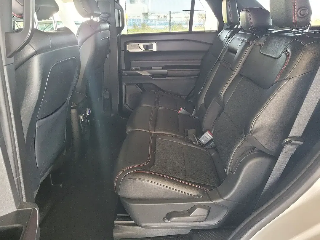 Ford Explorer PHEV 4x4 ST-Line - Thumbnail 6