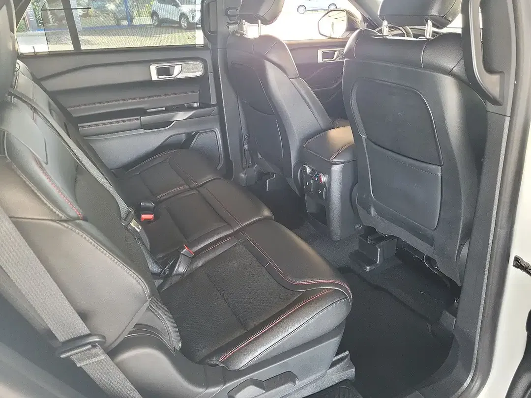 Ford Explorer PHEV 4x4 ST-Line - Thumbnail 9