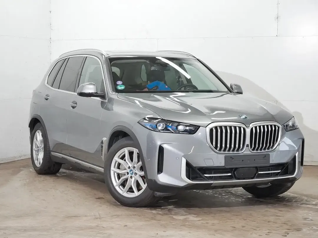 BMW X5 xDrive - Thumbnail 2
