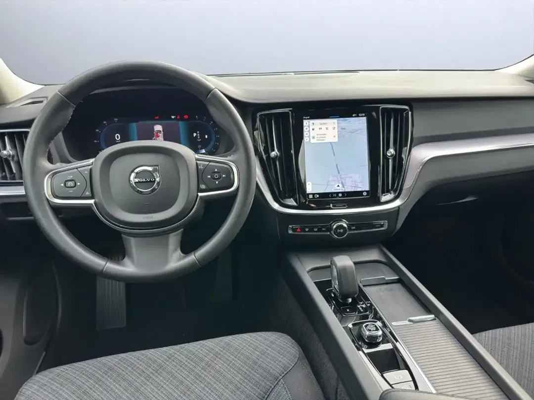 Volvo S60 MHEV Core - Thumbnail 10