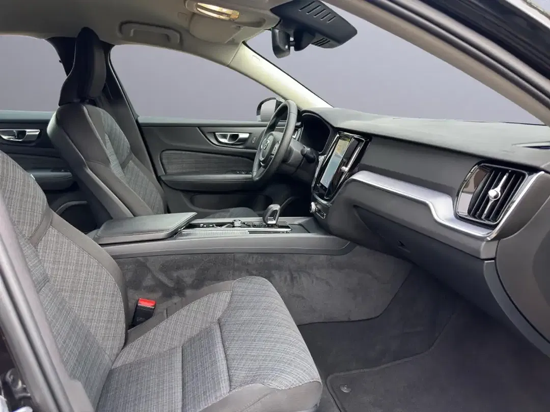 Volvo S60 MHEV Core - Thumbnail 8