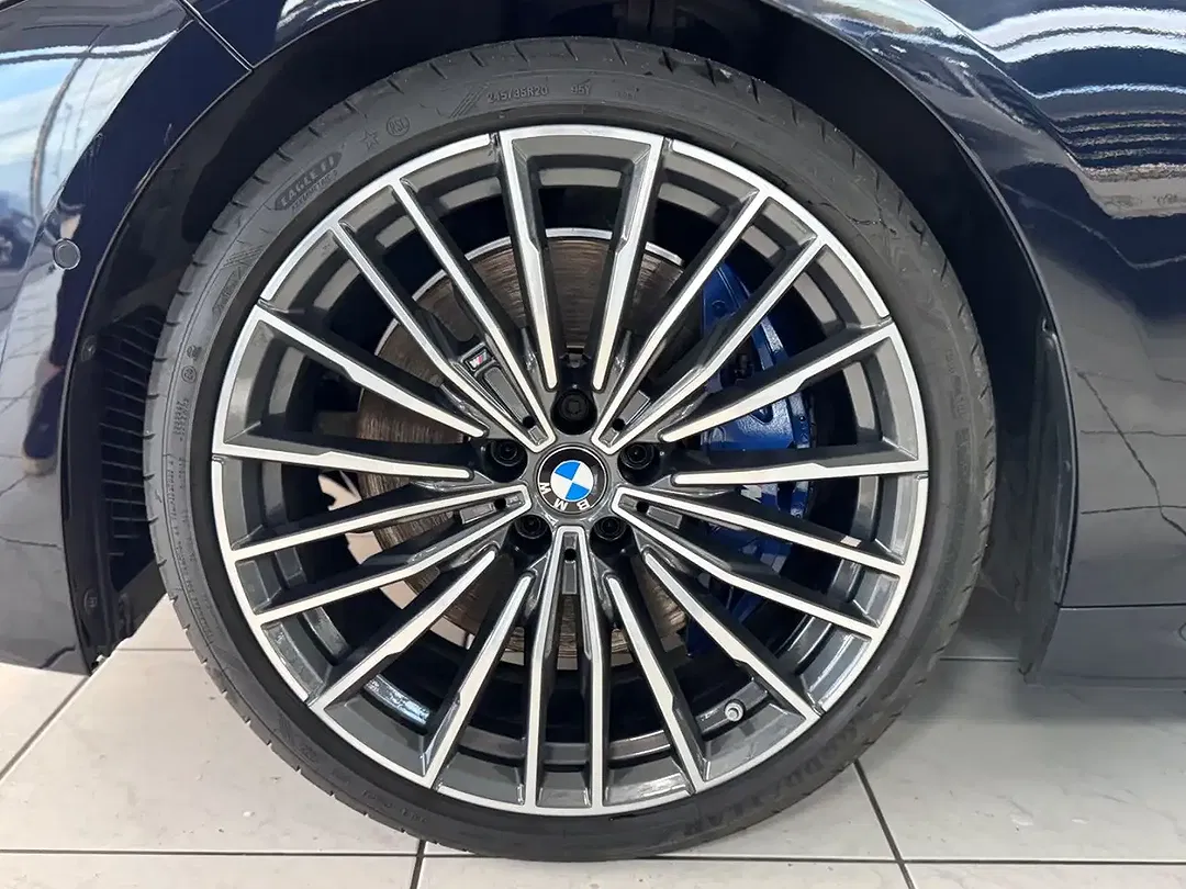 BMW 840 xDrive Convertible M Sport - Thumbnail 4