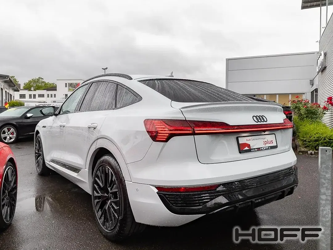 Audi Q8 e-tron 55 quattro Sportback S line - foto 2