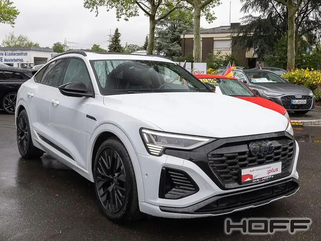 Audi Q8 e-tron 55 quattro Sportback S line - Thumbnail 3