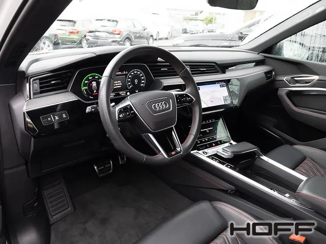 Audi Q8 e-tron 55 quattro Sportback S line - Thumbnail 4