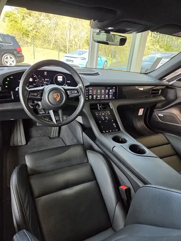 Porsche Taycan - foto 15