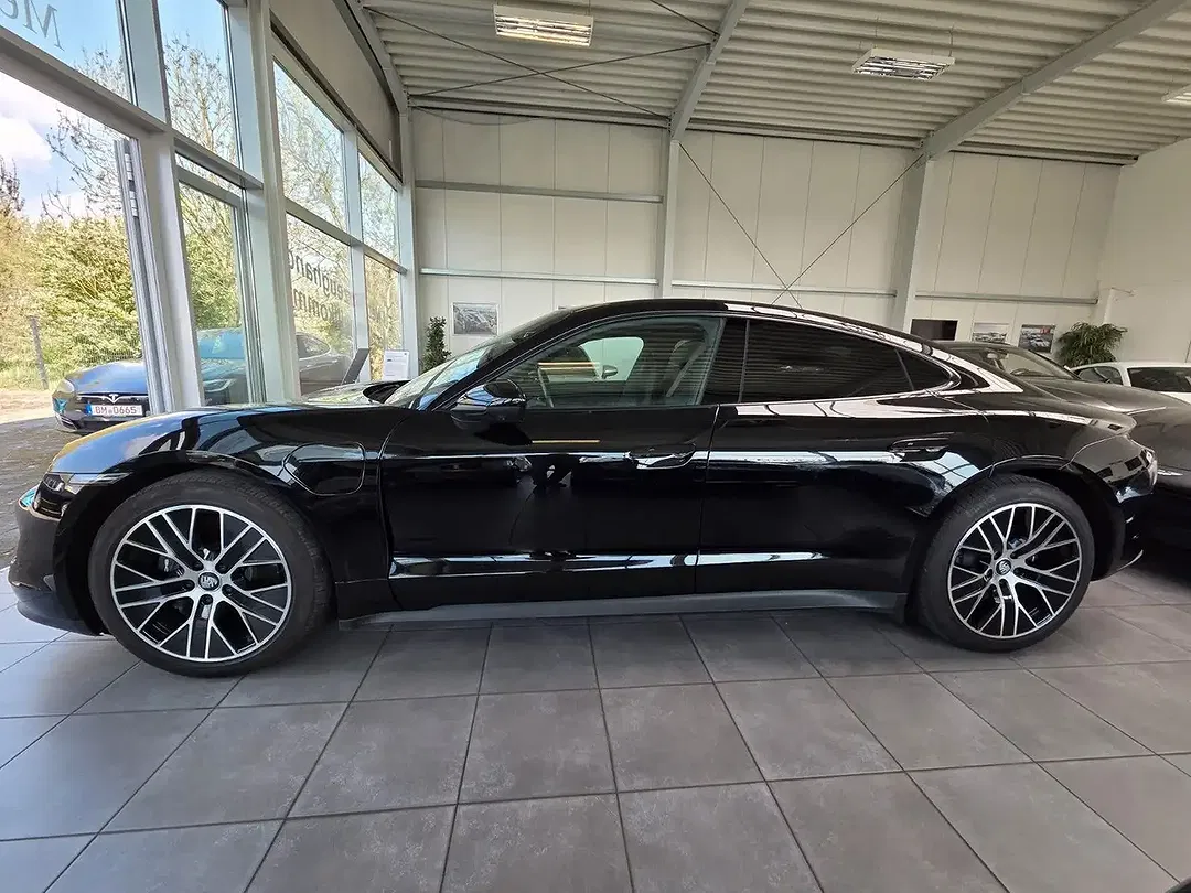 Porsche Taycan - foto 2