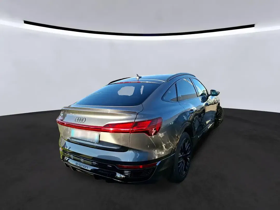 Audi Q8 55 e-tron quattro Matrix LED S line - Thumbnail 4