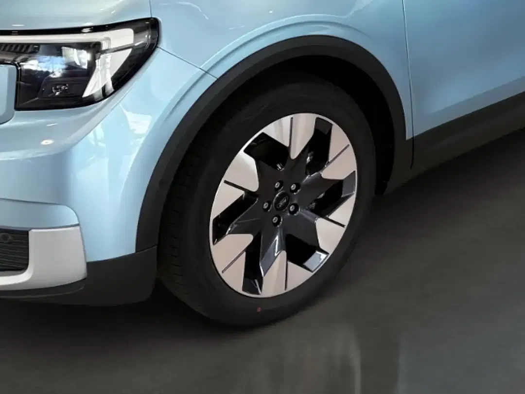 Ford Explorer Premium - Thumbnail 6