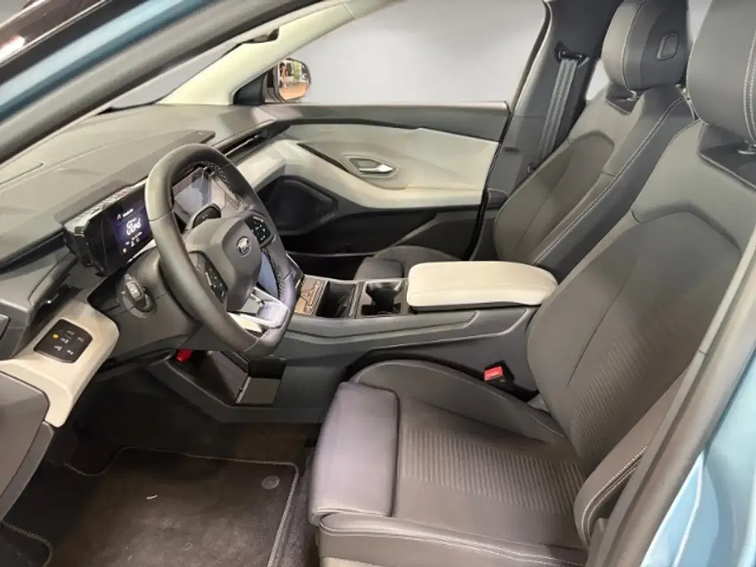 Ford Explorer Premium - Thumbnail 7