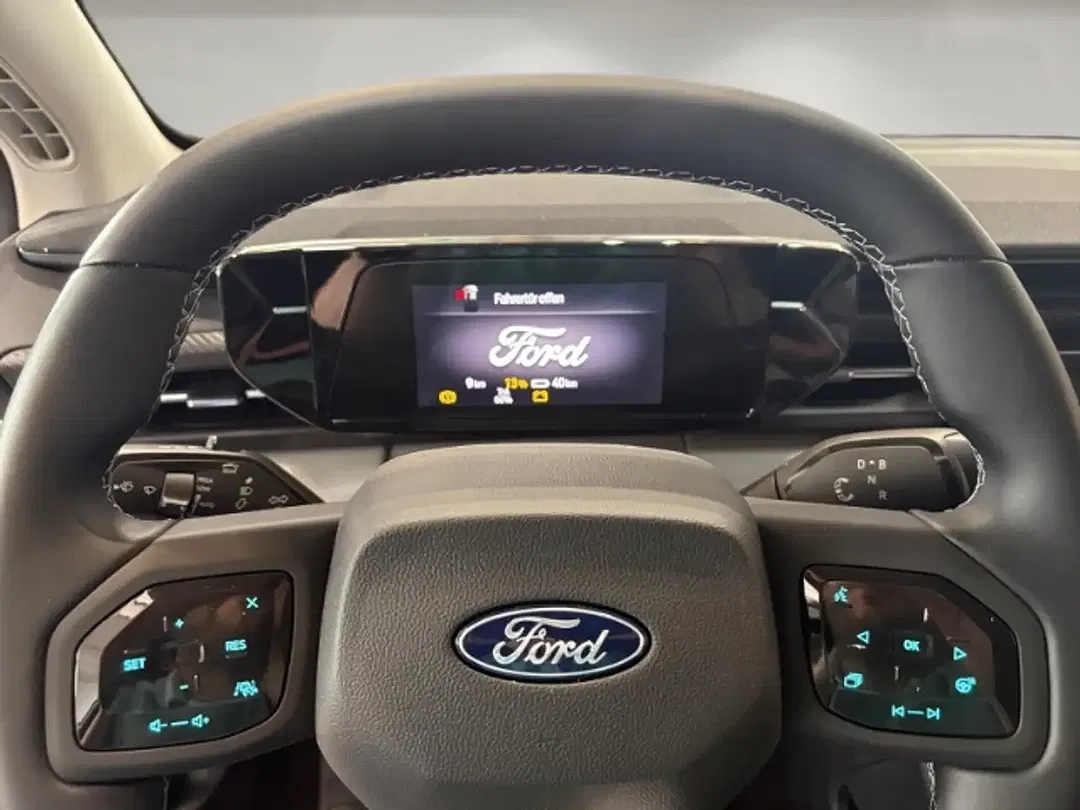 Ford Explorer Premium - Thumbnail 8