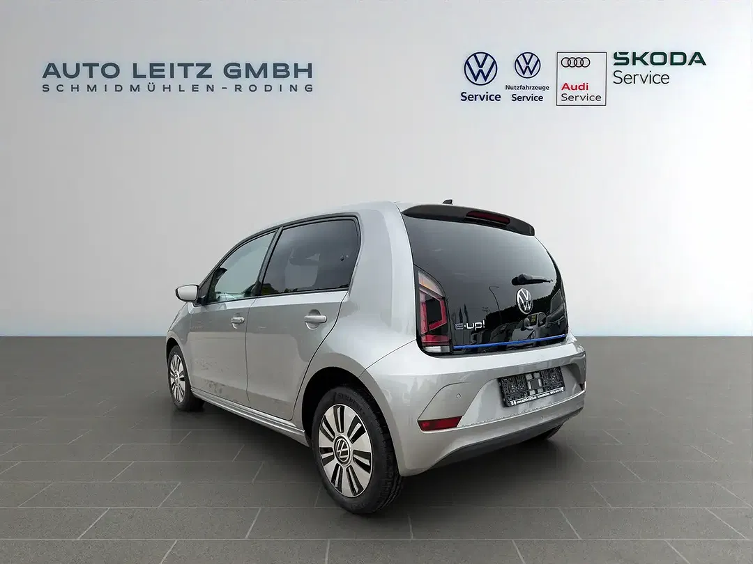 Volkswagen e-up! Style Plus - Thumbnail 4
