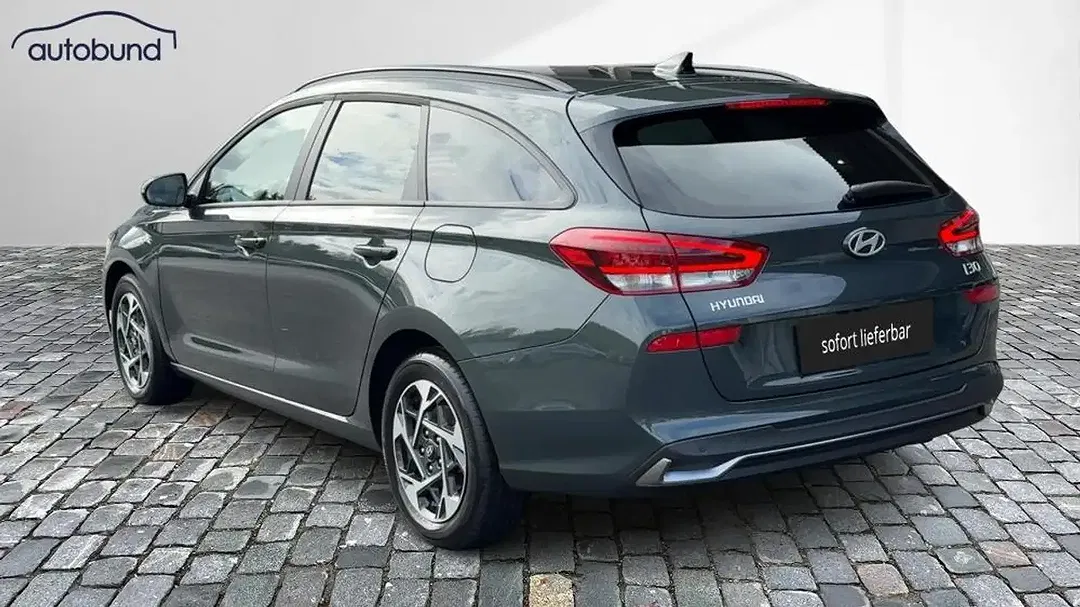 Hyundai i30 1.6 T-GDI AUT cw - foto 2
