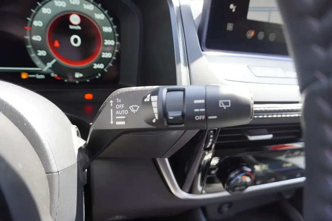 Nissan Qashqai 1.3 DIG-T N-Connecta - Thumbnail 21
