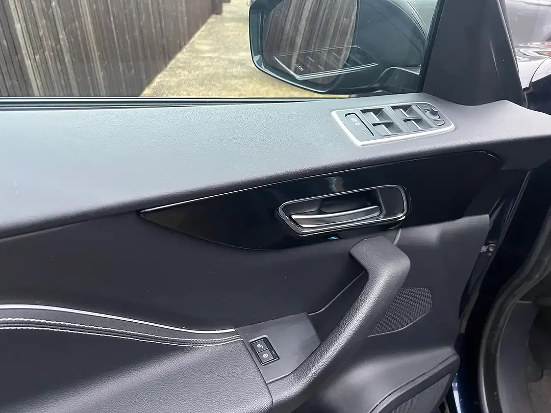 Jaguar F-Pace 25t 4x4 R-Sport - Thumbnail 13