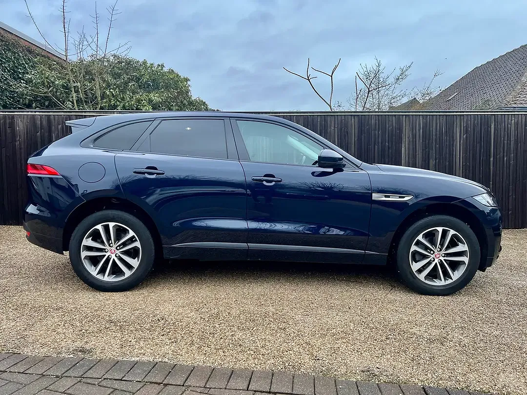 Jaguar F-Pace 25t 4x4 R-Sport - Thumbnail 6