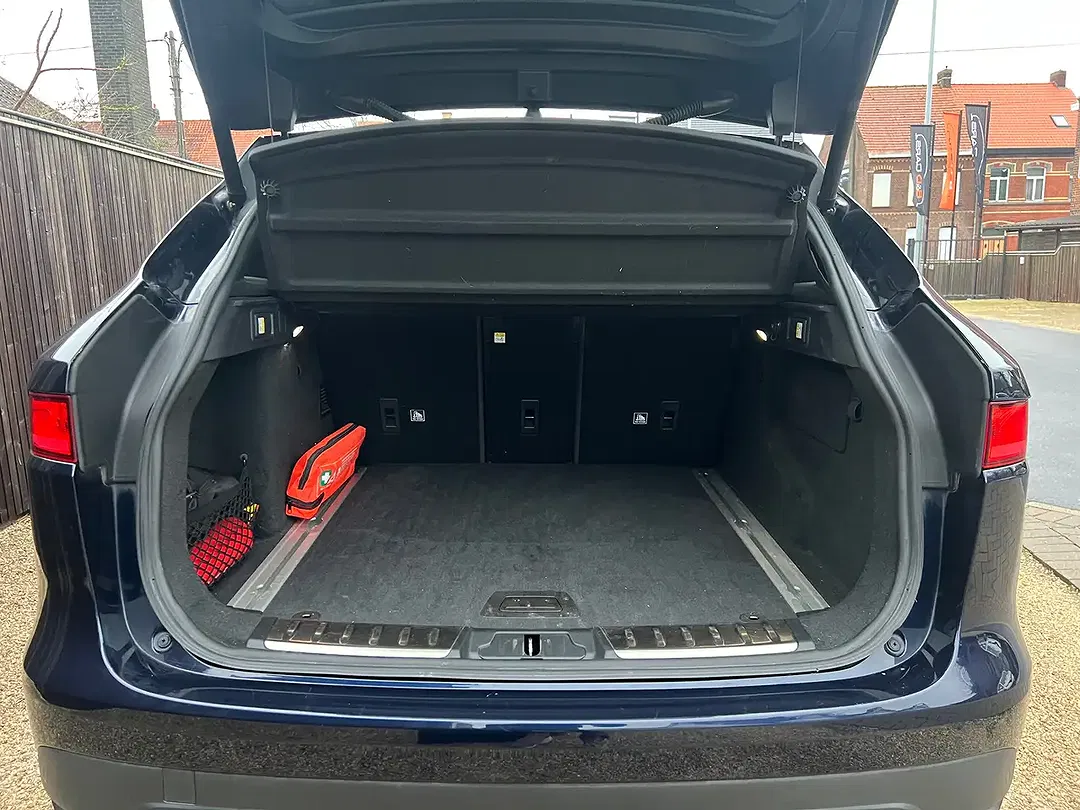 Jaguar F-Pace 25t 4x4 R-Sport - Thumbnail 7